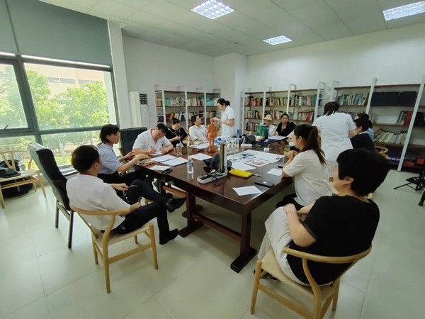 義診送健康 防暑保安全丨航天维多利亚老品牌vic環保工會開展中醫健康義診活動
